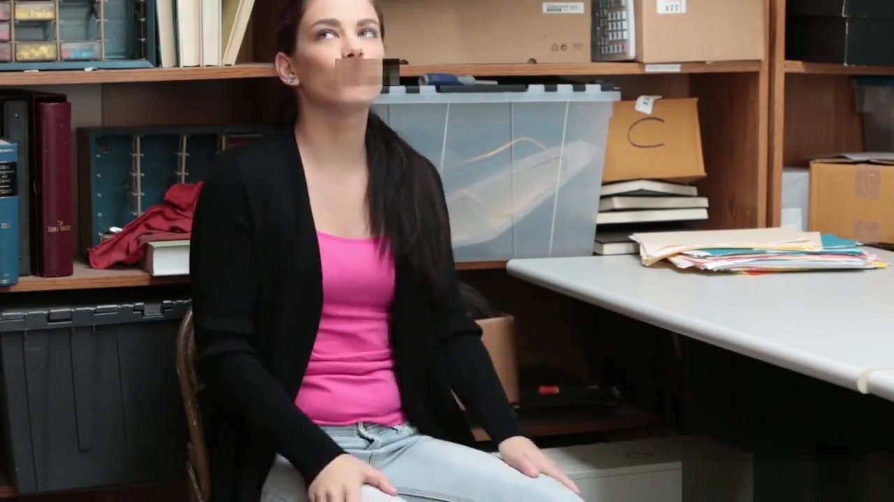 Shoplyfter Bobby Dylan fucked by the hearing person