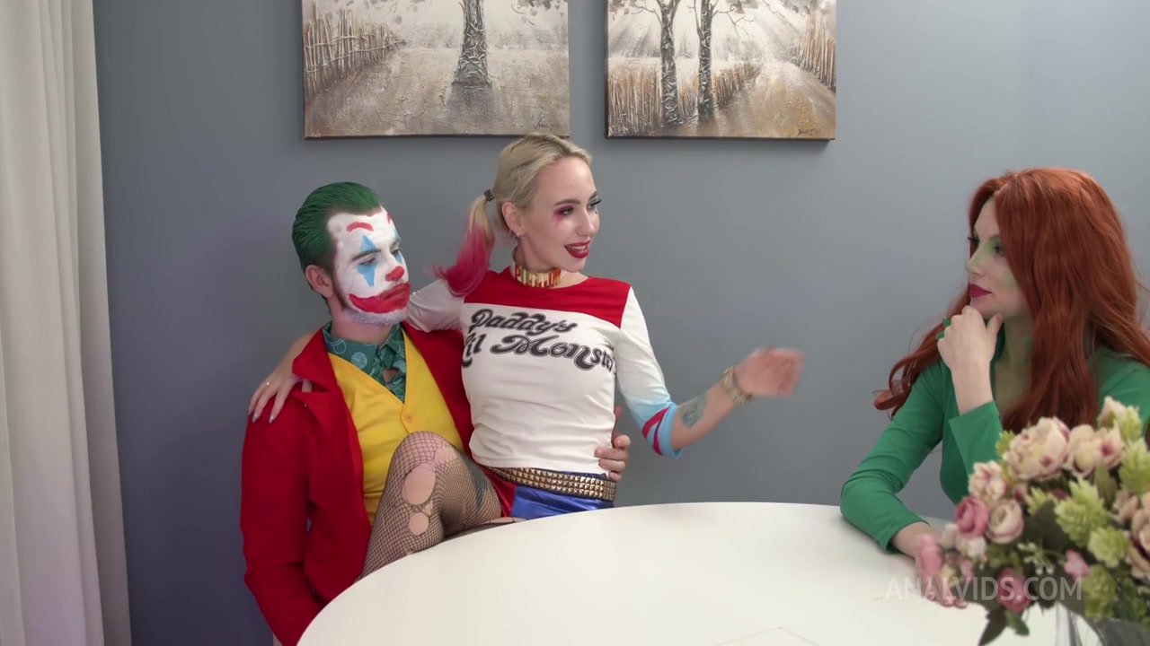 Joker dirty anal fucked Harley Queen and Poison Ivy FLX025 - AnalVids