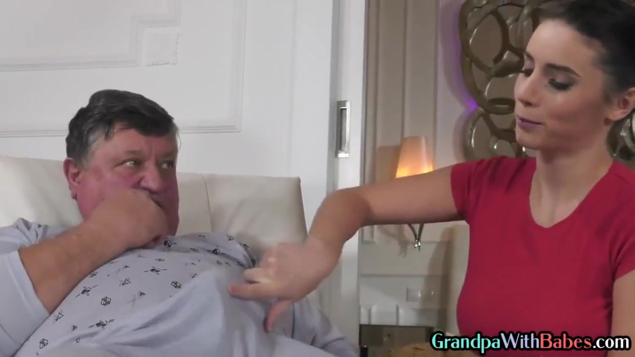 Bombshell Babe Fucked By Old Cock And Sprayed On Bigtits