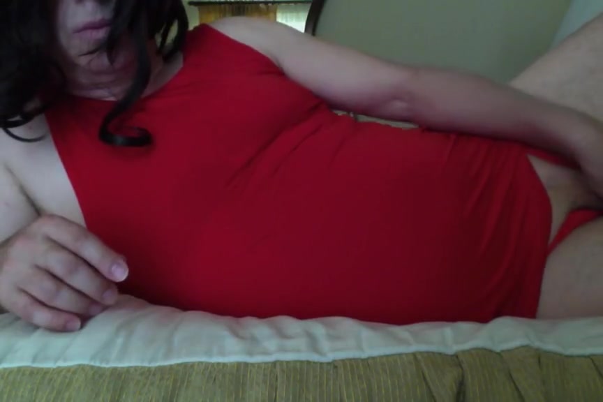 FEM SISSY IN RED FUCKING HERSELF