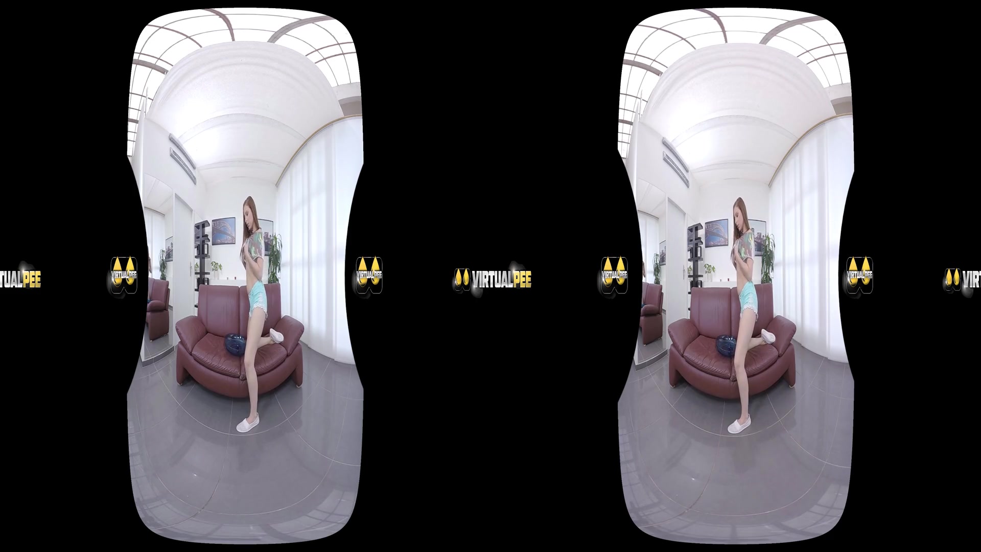 Antonia Sainz in Playful Pee - VirtualPee