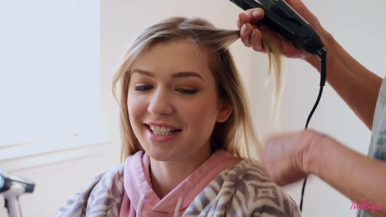 Lexi Lore & Mackenzie Moss in Girl Crush: Mackenzie & Lexi - TwistysNetwork