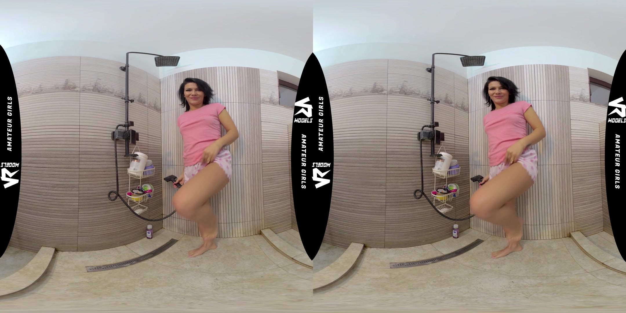 Squirting & Golden Shower After A Hot Bath - VRVids