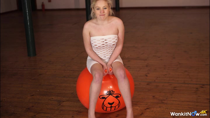 Amy Rose - Bouncing Beauty - Sexy Videos - WankitNow