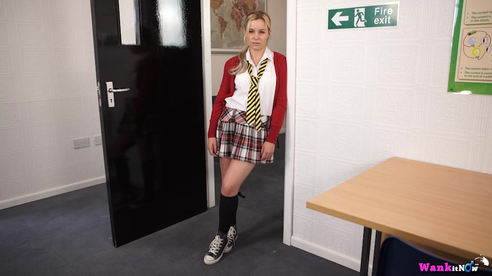 Anna Belle - Seductive student 18+ - Sexy Videos - WankitNow