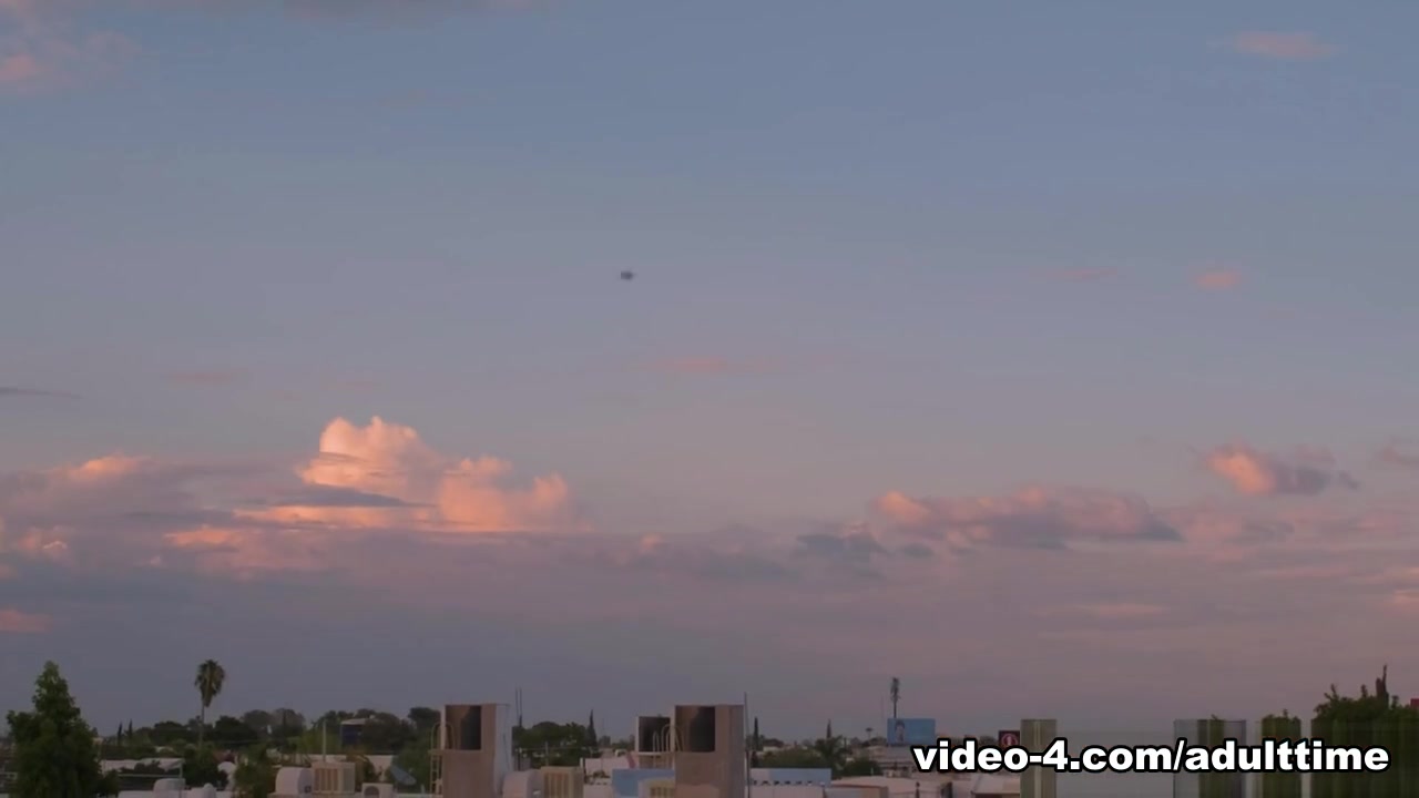 Blanca ReyGal & Erik Lima in Atardecer