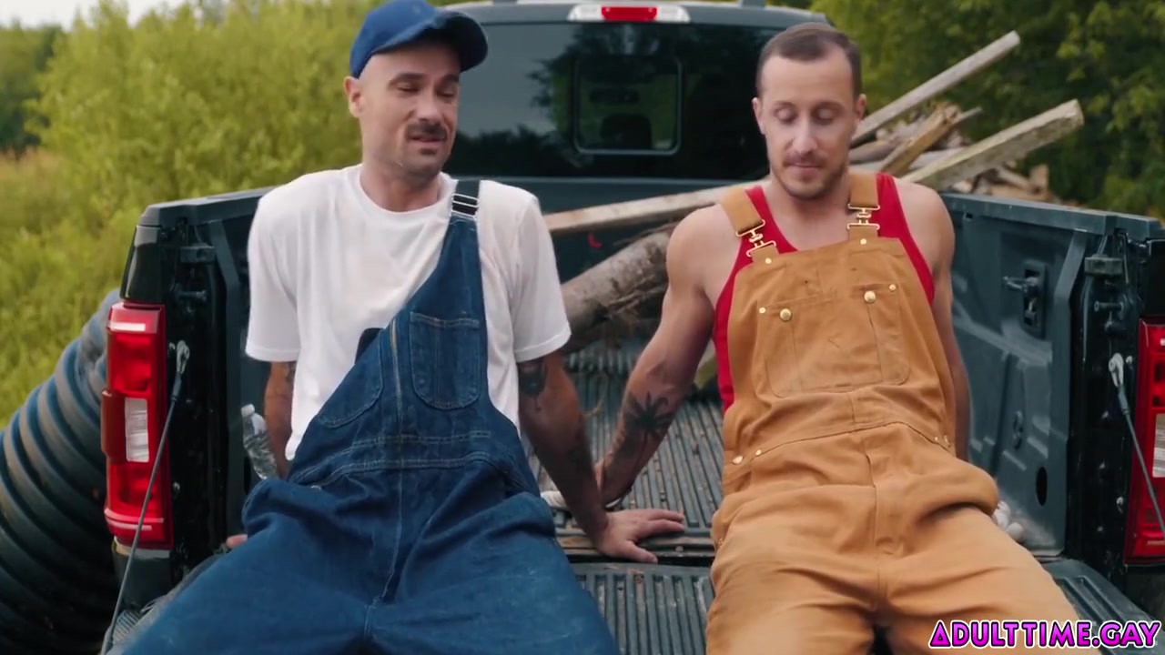 Gay Porn, Zack Mackay And Tito Patron In Two Sweaty Farmhands And Are Both Sweaty After A Day Of Hard Outdoor Work And They End Up Fucking Each Other! 6 Min