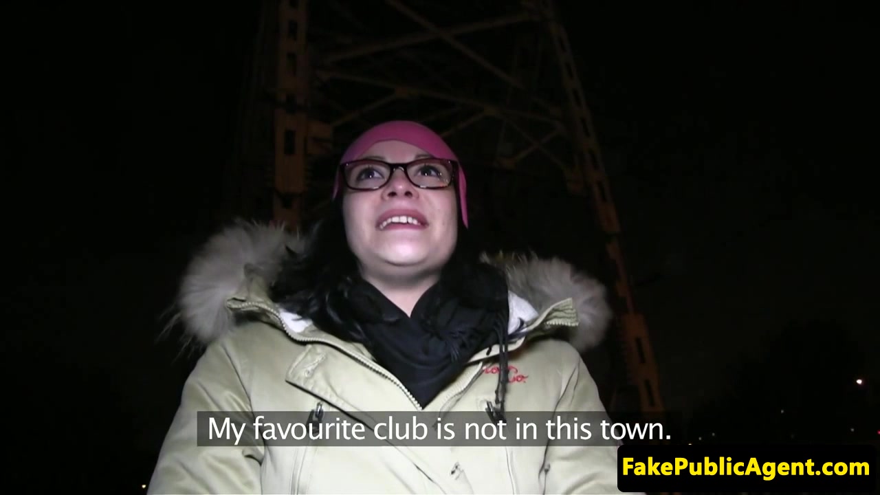 Pickedup euro amateur gives head in public