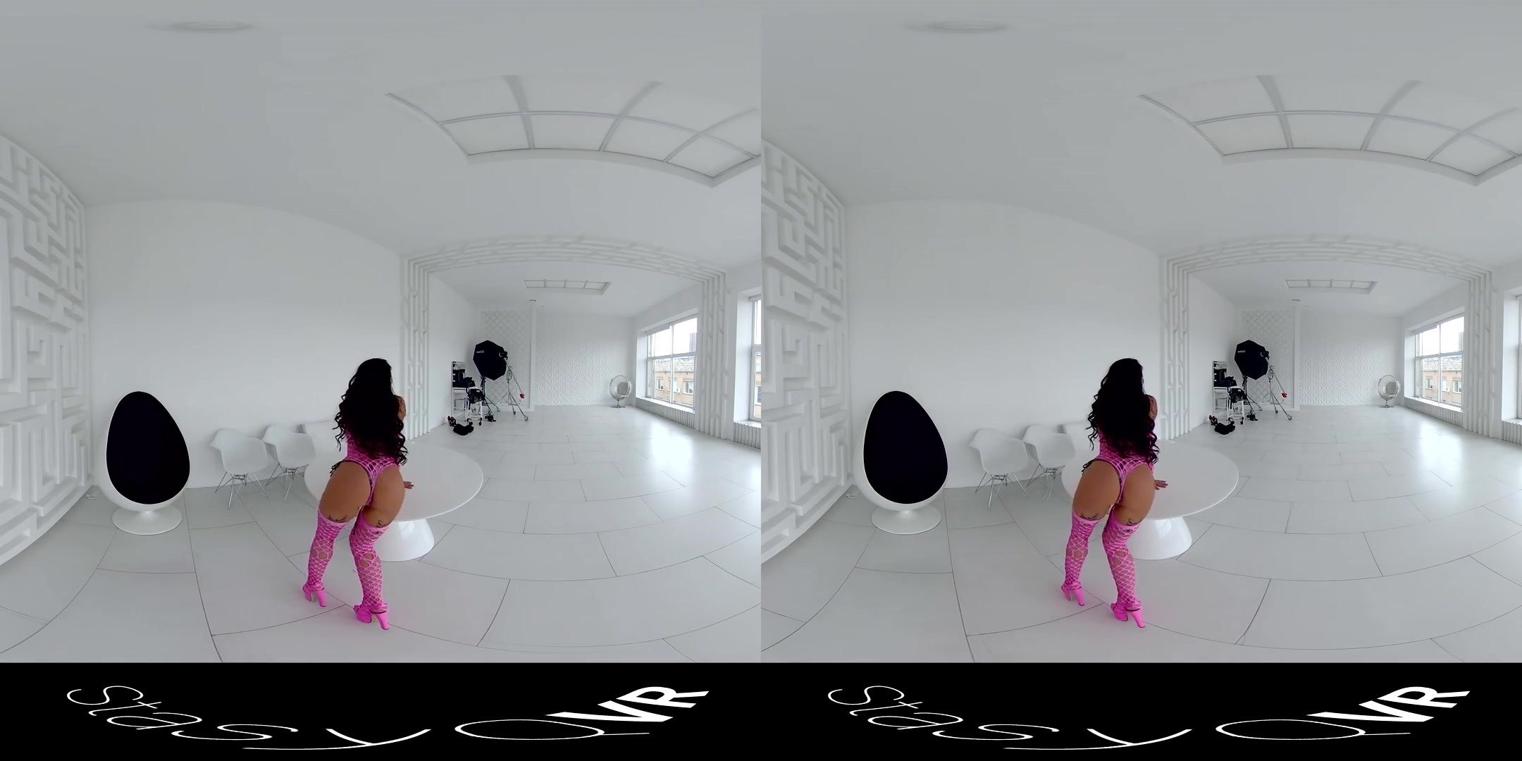 SilyQ in Frisky Fishnets - StasyQVR