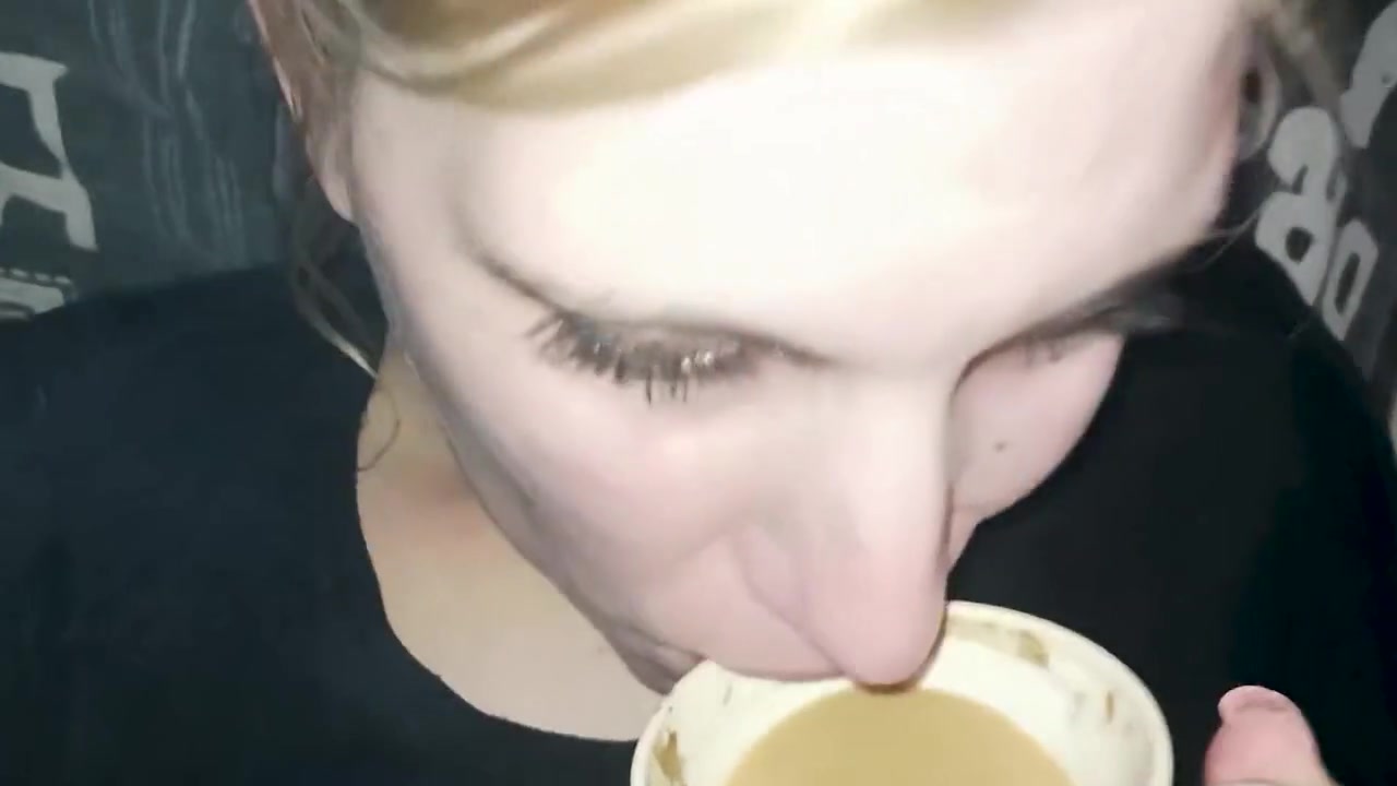 Cumslut Jerks Her Pussy And Gets Cum On Face