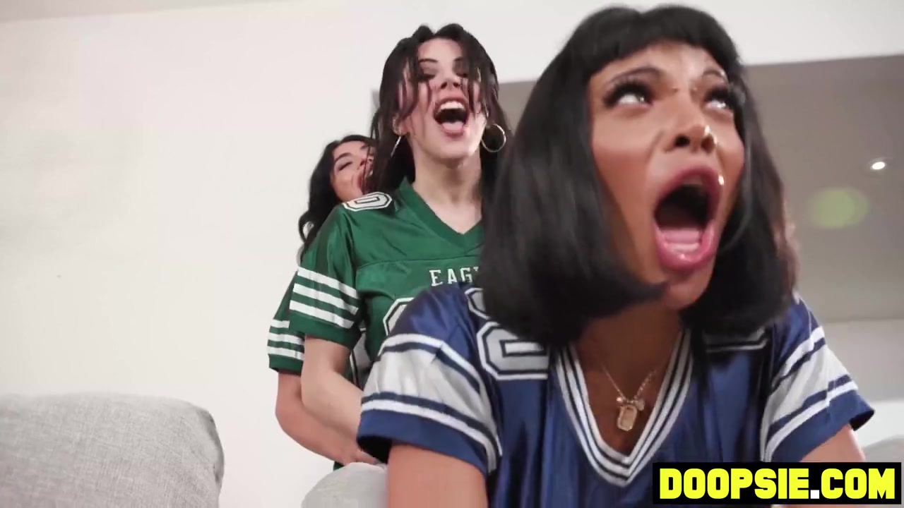 Lola Morena, Ariel Demure And Avery Lust In Three Tranny Roommates Bang Each Other