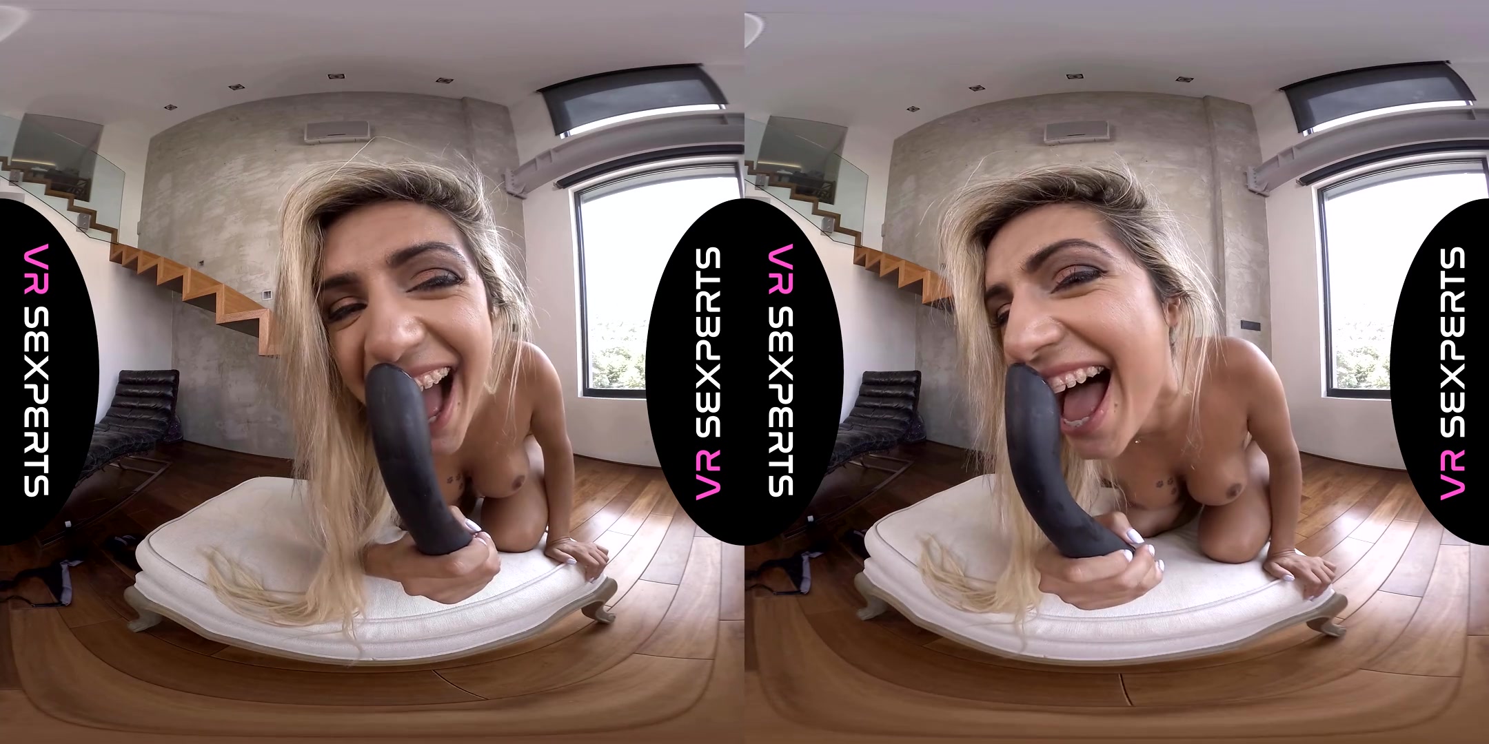 Mia Linz in It's Hot In Here - VRSexperts