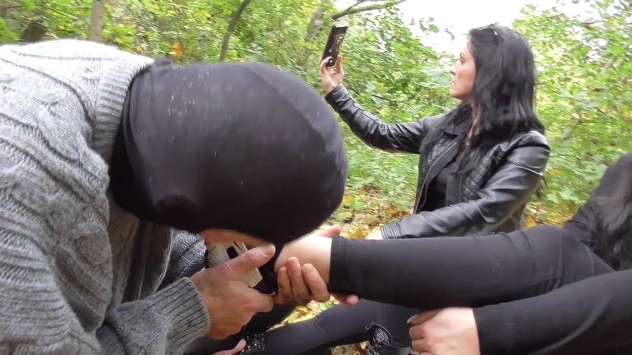 Shoe worship with the poor man slave by Femdom Austria