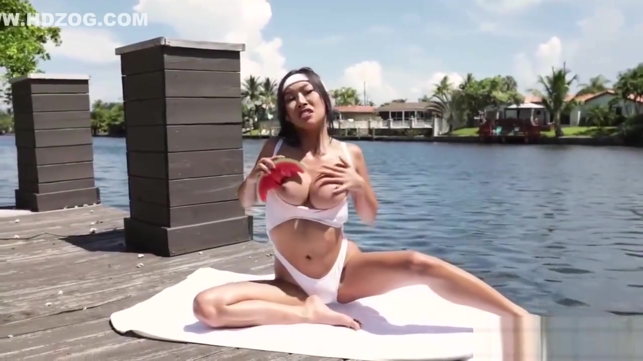 Hot Asian vixen enjoying a cock ride