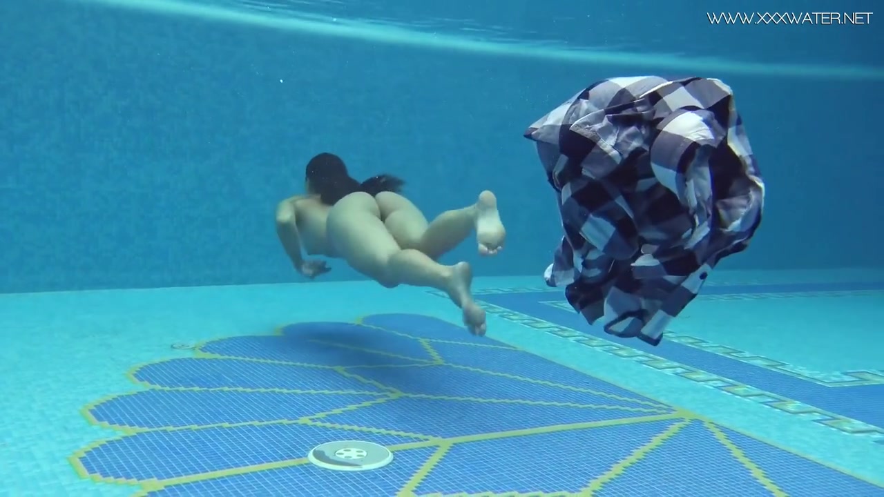 Hungarian Naked Sazan Cheharda Swimming Teasing