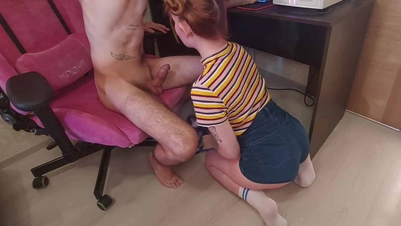 Sdelala Minet Parnu Poka On Igral V Dotu