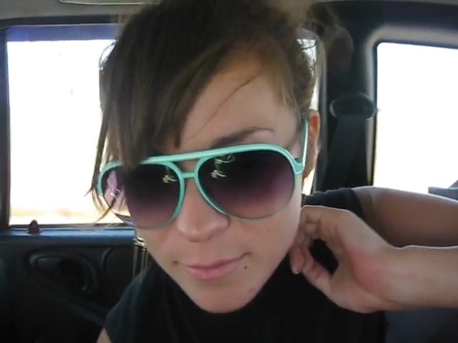 Dasha in a lucky dude gets his amateur dick sucked in car