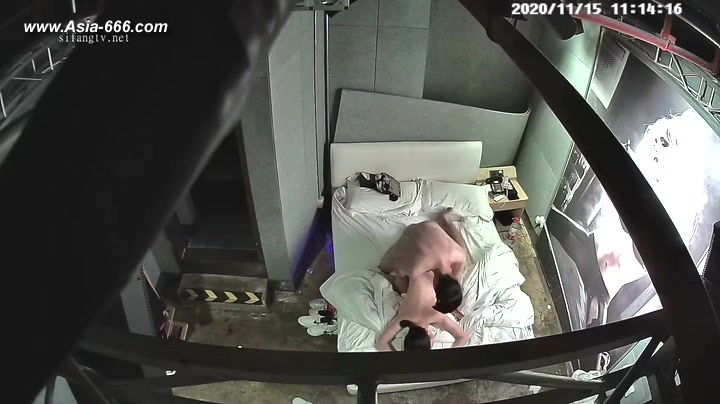 Hackers use the camera to remote monitoring of a lover's home ***