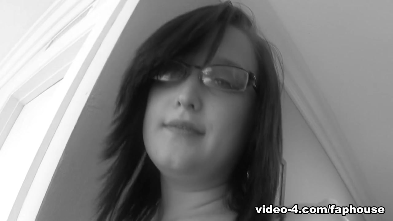 He eats her pussy and then enjoys taking her ass - FapHouse