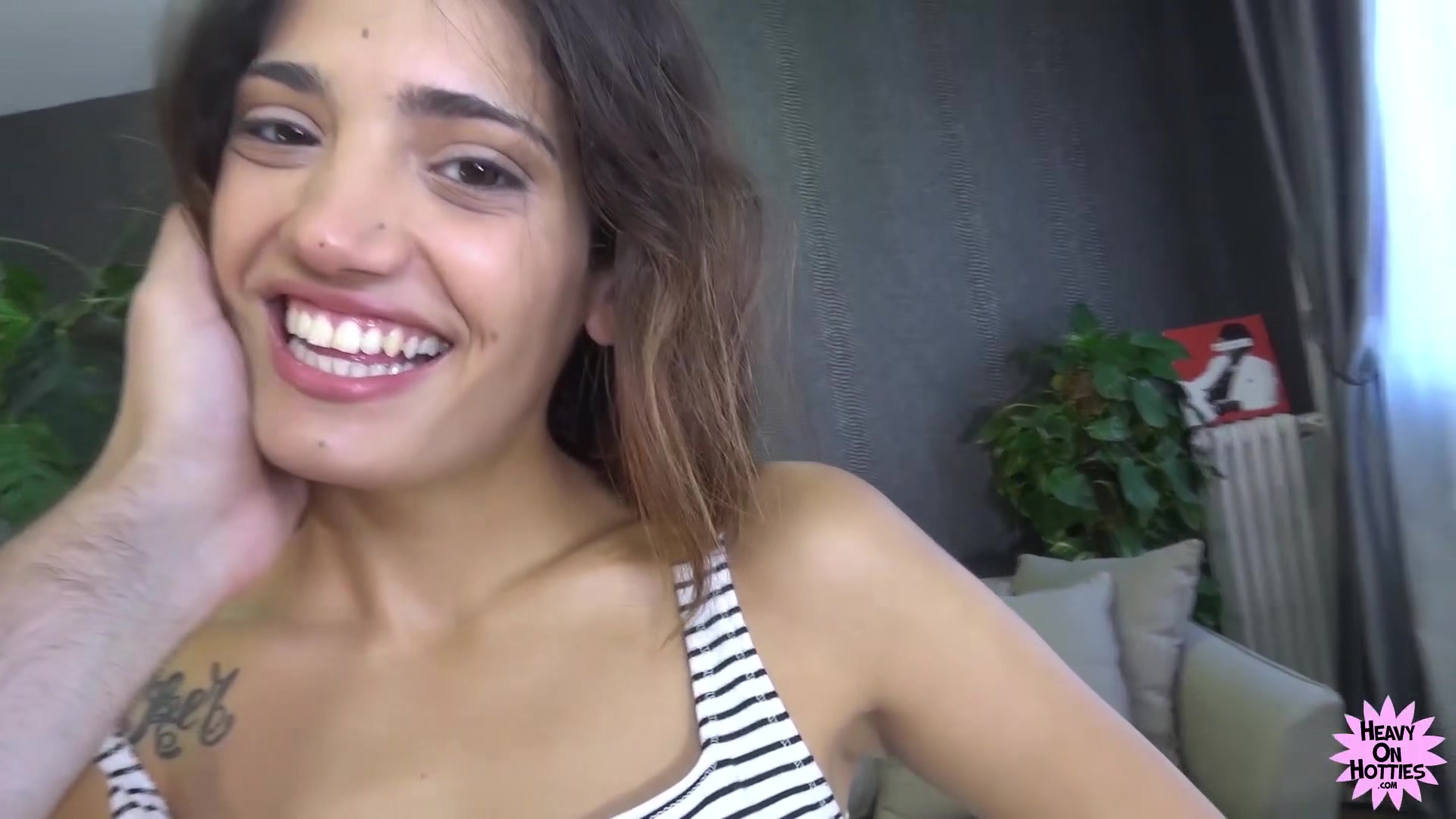 Quick and Easy With Penelope Cum - HeavyOnHotties