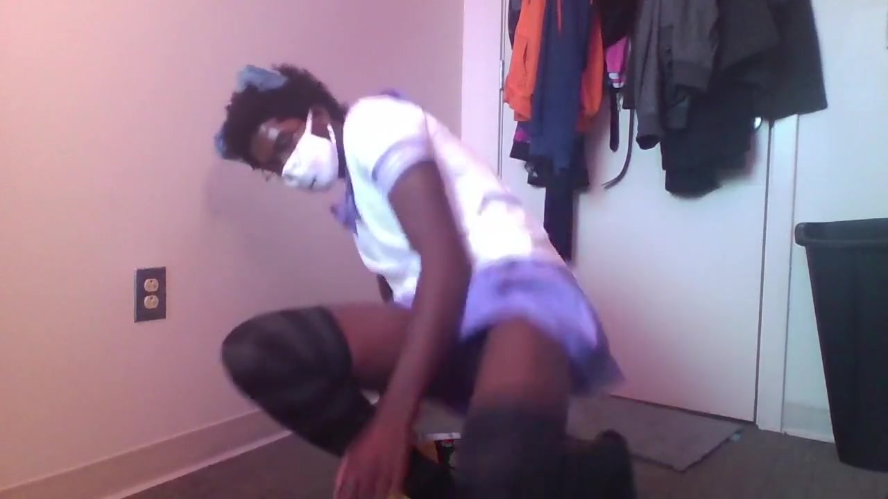 20 Year Old Trap Makes A Mess In Her Dorm Riding Knotty Rex