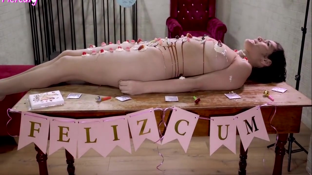 Gemma Leone, Leyton Big And Cindy Luna Petite - Mi Cumpleanos 28 - Yo Soy Torta Y Me Comen Entre Todos En La Orgia 11 Min