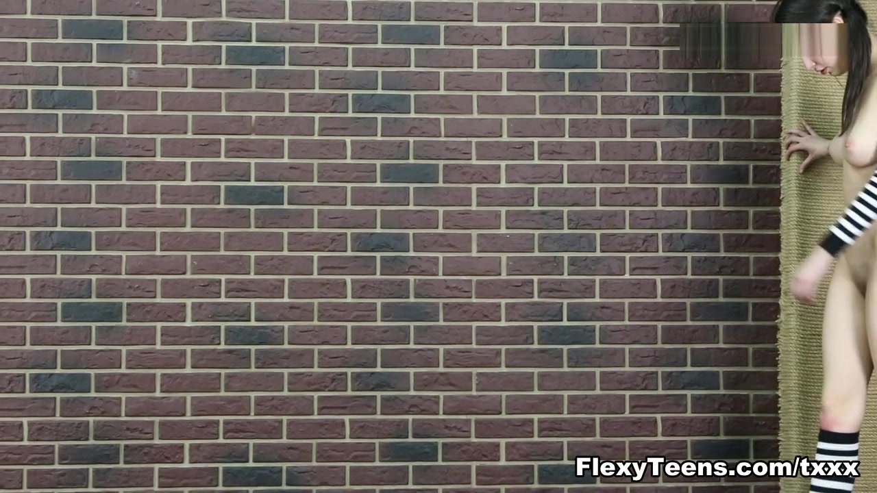 FlexyTeens Video: Ariella