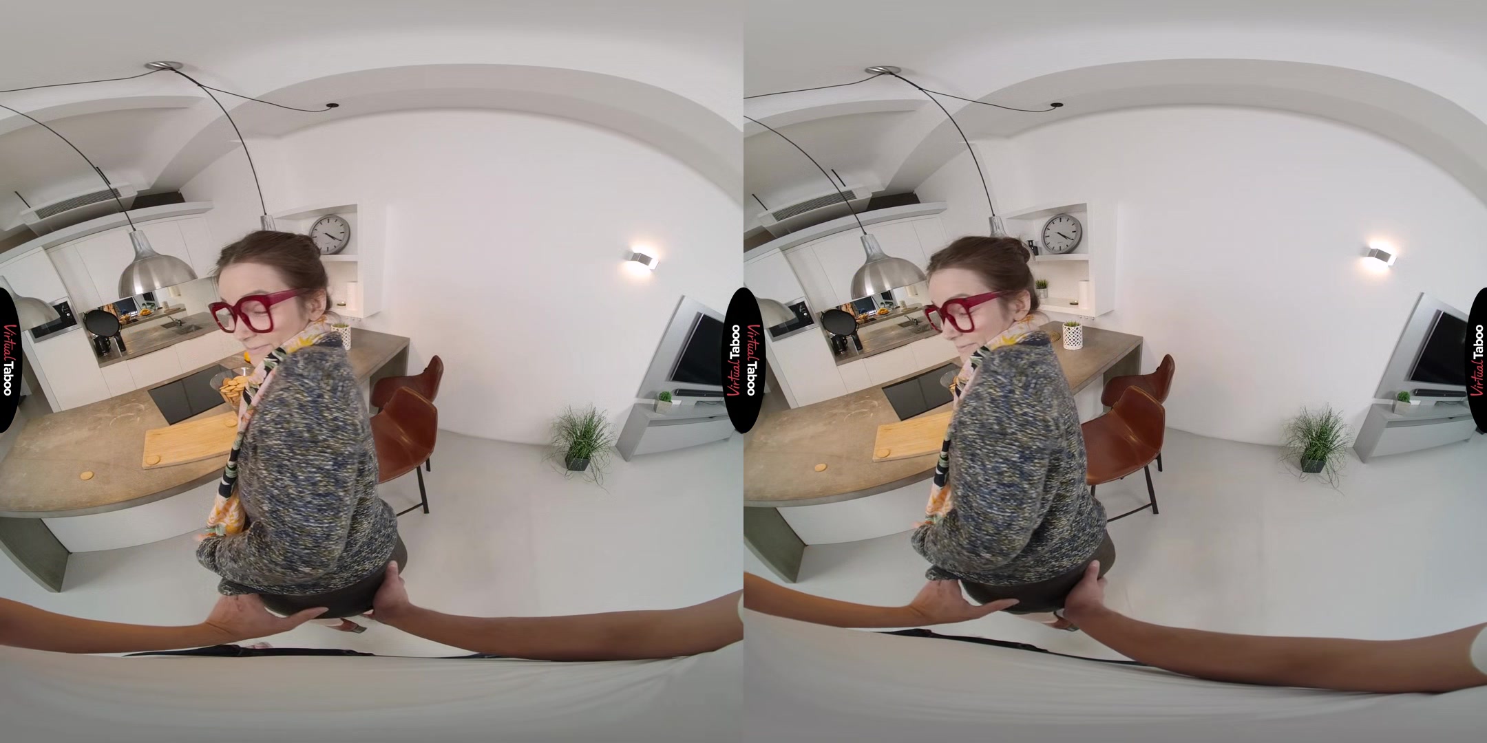 Simona Purr VR Porn: Come To Granny - VirtualTaboo