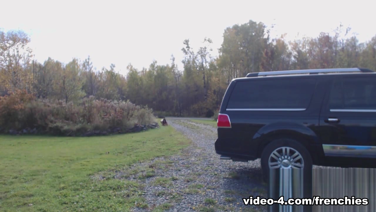 Livecam Outdoor Domination And Indecent Exposure - KinkyFrenchies