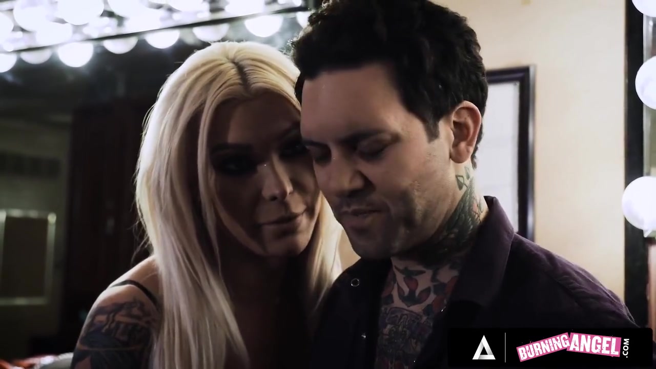 Aubrey Kate - Jane Wildes Last Threesome With Trans Before Her Divorce
