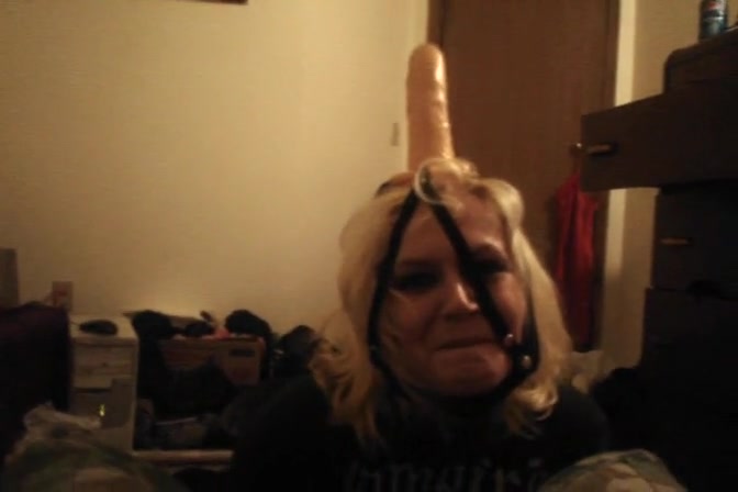 Kinky emo girlfriend fooling around with a strapon