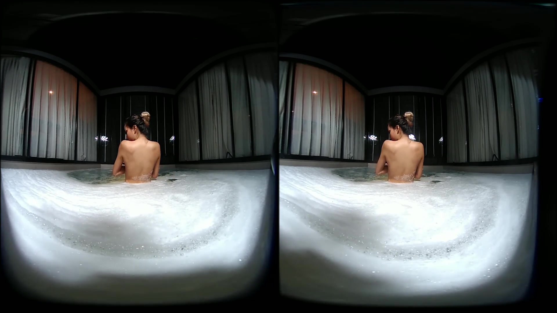 Big Foam Bathing With An Asian Model - VRpussyVision