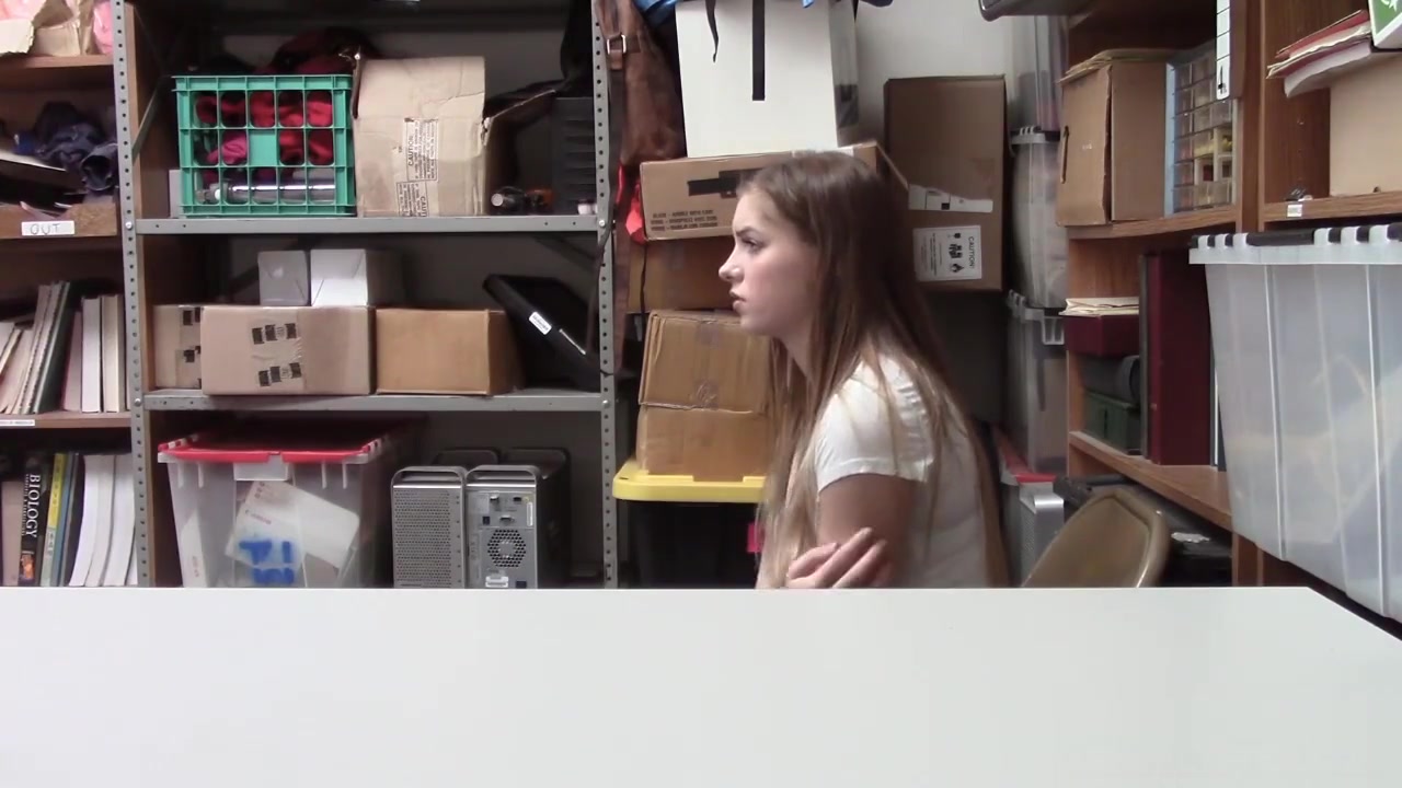 Shoplyfter bouncing off her tight pussy on top of the LP Officer