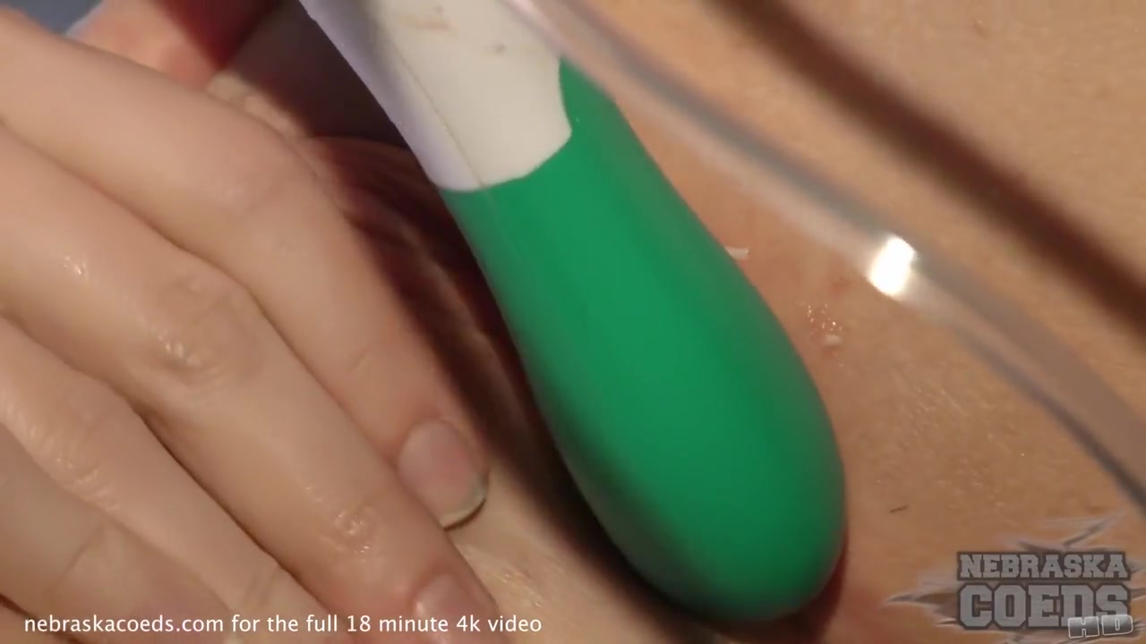 Spinner Blonde Masturbates With Strange Objects