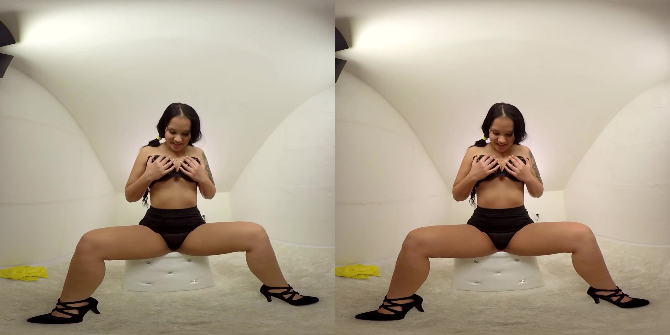 Latina Babe Jennifer Mendez Cums - Busty Shaved Toying
