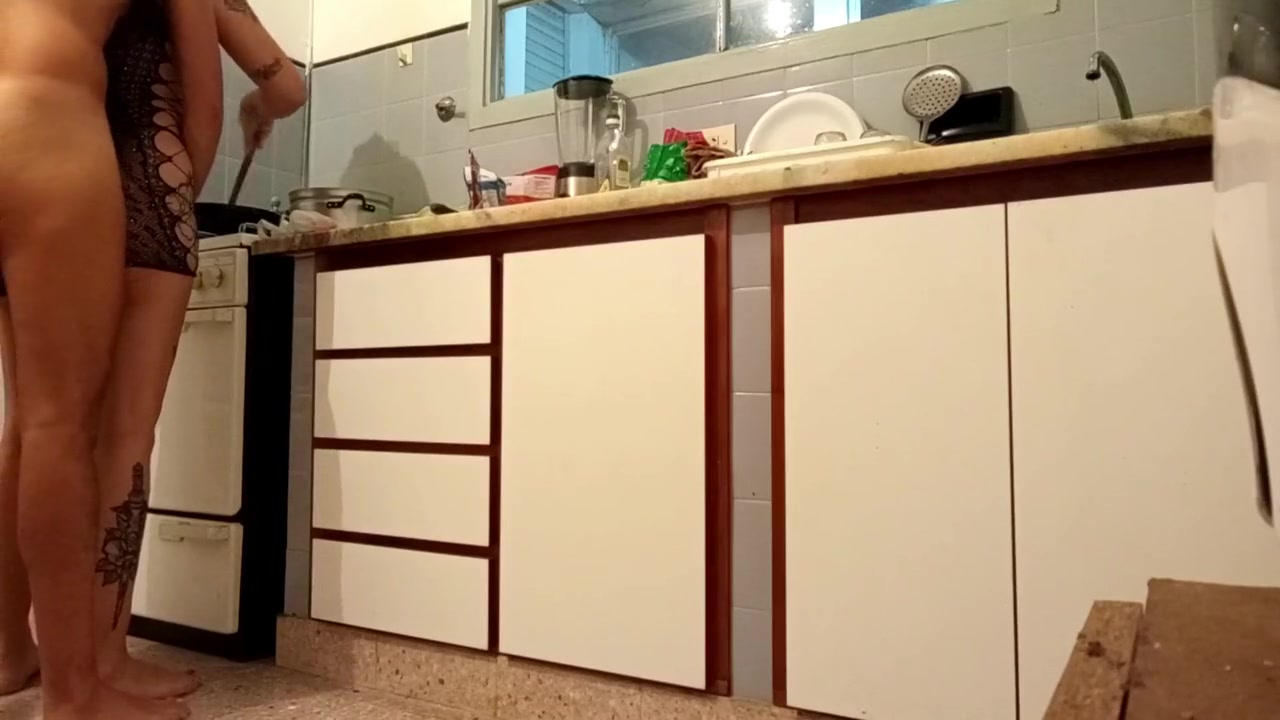 He Fucks Me In The Kitchen. Big Ass