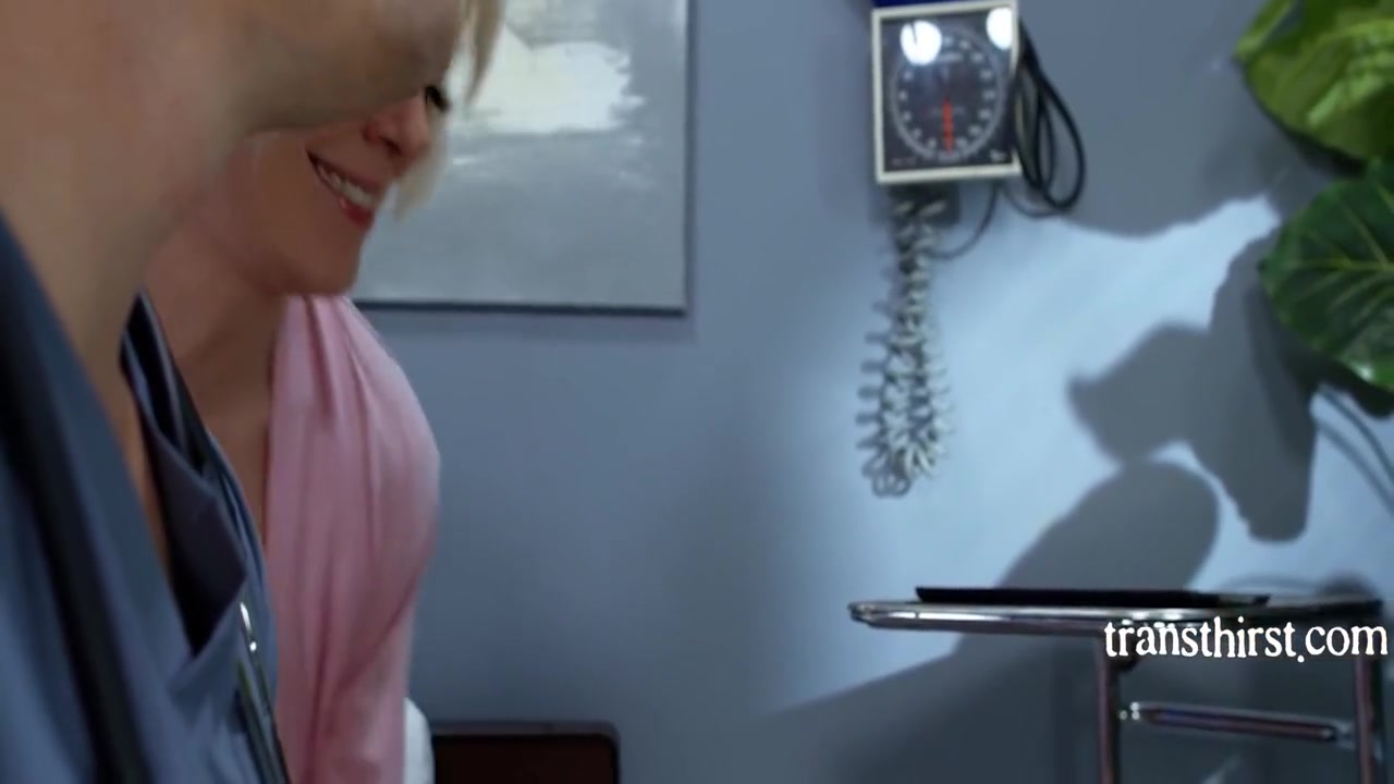 Robby Echo, Zariah Aura And Dee Williams In Sick Old Lady Is A Sex Maniac (trans Fucks Female) Transthirst