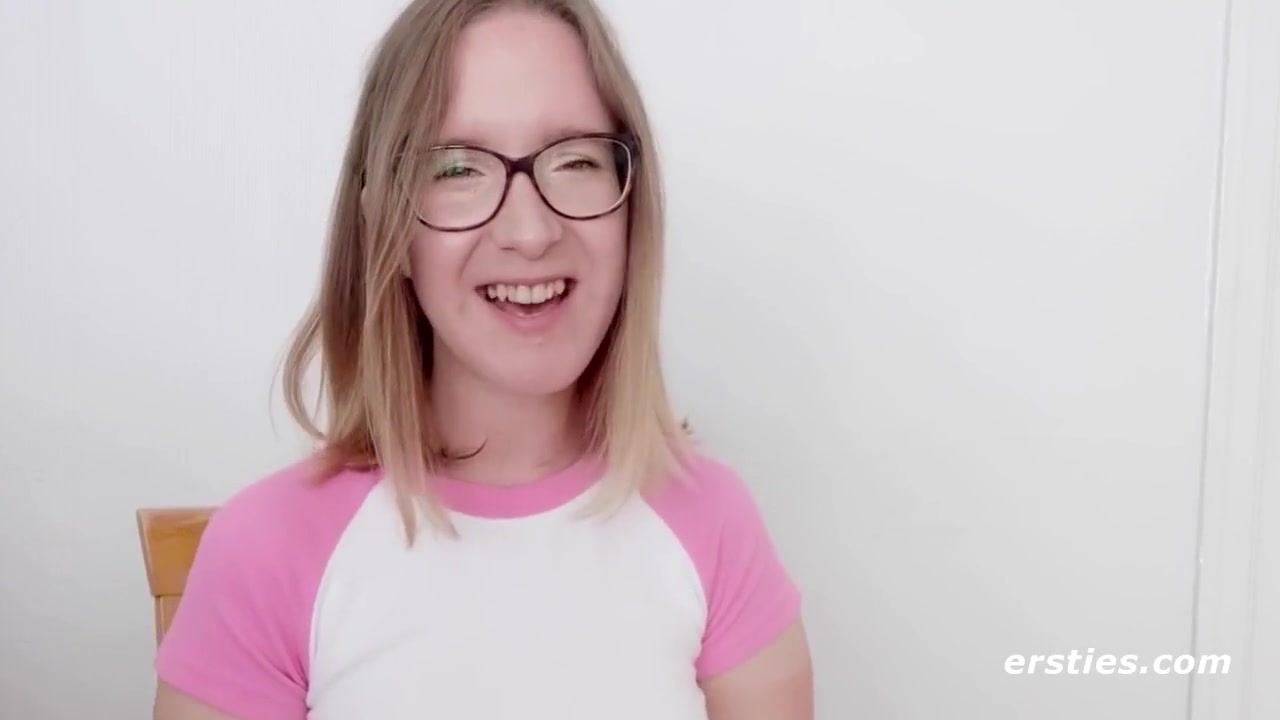 Amelia Masturbates Next To The Ocean