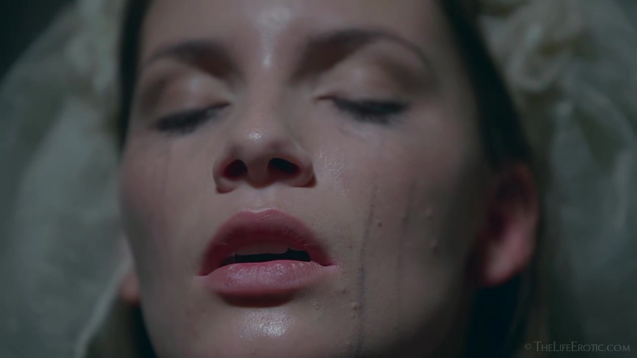 Vila 2 - Raeah - TheLifeErotic