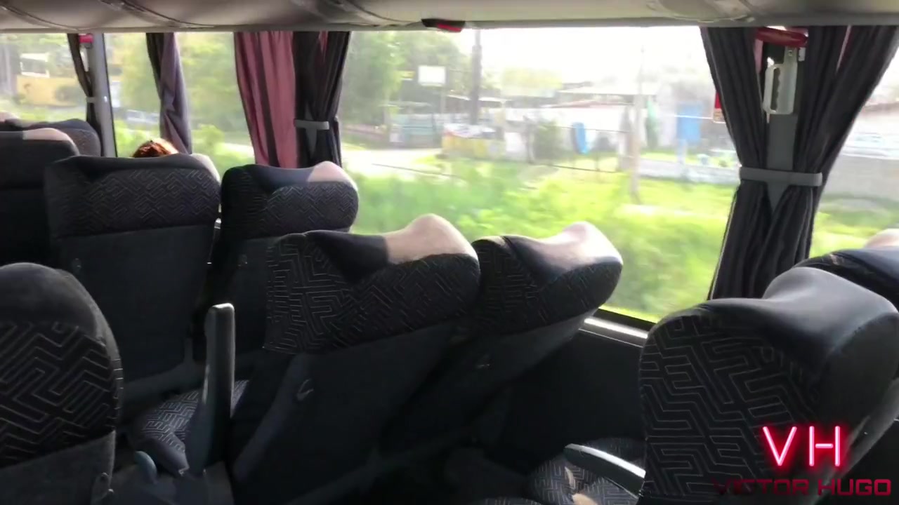 Durante A Viagem Monstrou Seu Dote No Banheiro Do Onibus