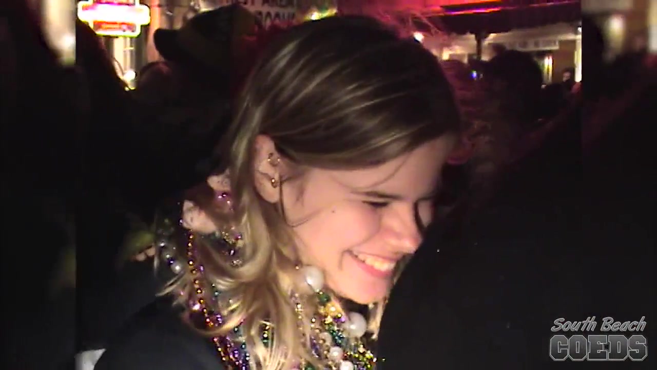 neverbeforeseen Mardi Gras Girls Flashing Pussy And Tits On The Streets Of New Orleans - SouthBeachCoeds