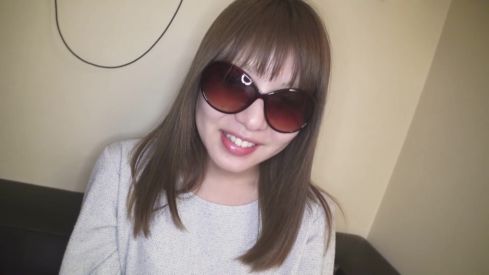 Kameihitomi The Big Sunglasses - 10musume