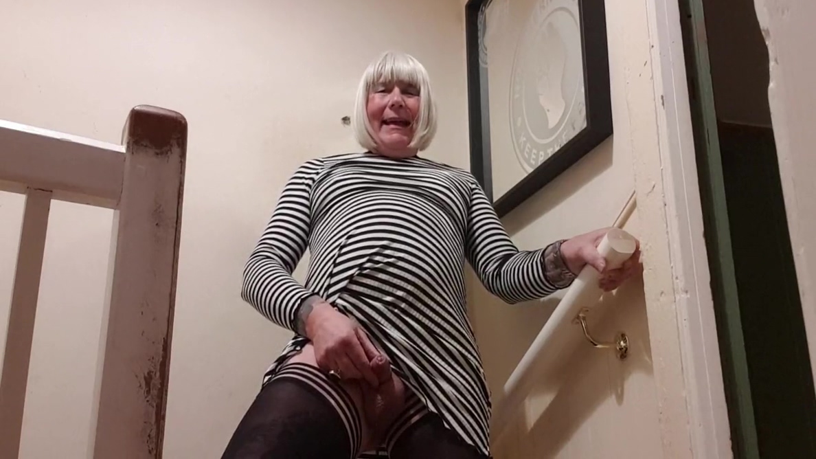 Vor Lady-monic Von Uk Sissy Angela