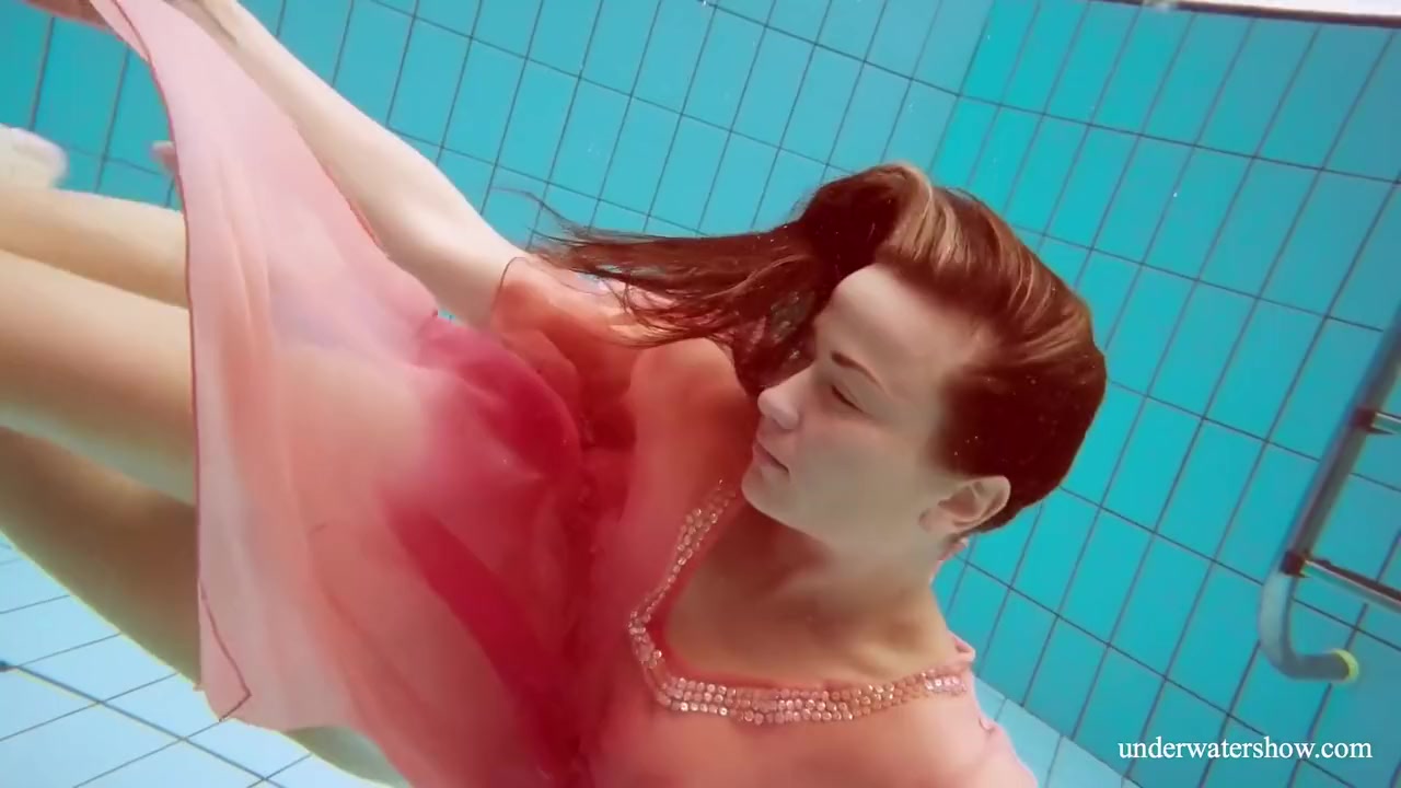 Polish Hot Shaped Deniska Swimming Nude