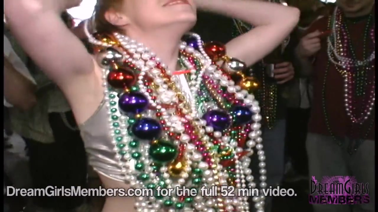Horny Party Girls Drop Their Pants & Spread Their Pussies - DreamGirlsMembers