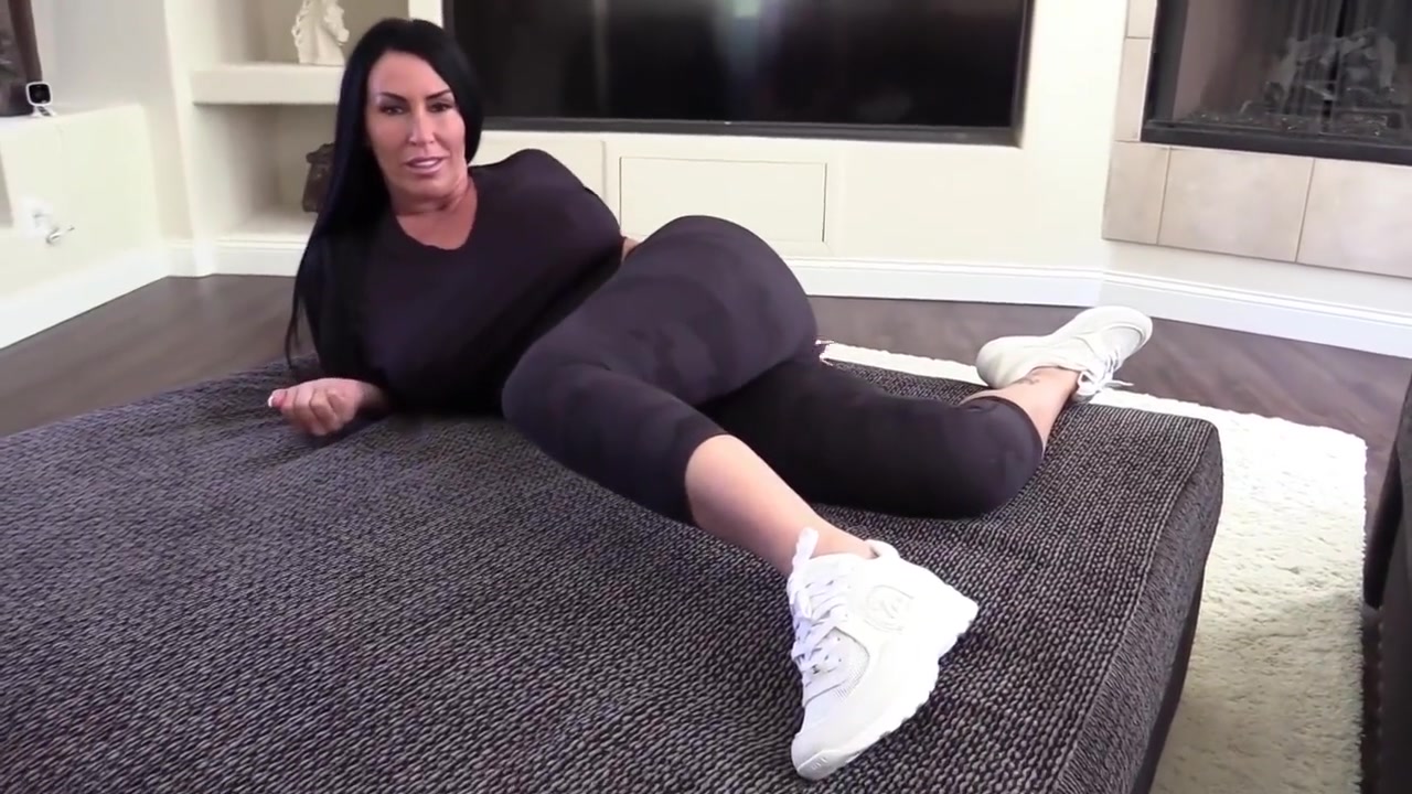 Sexy Milf Video