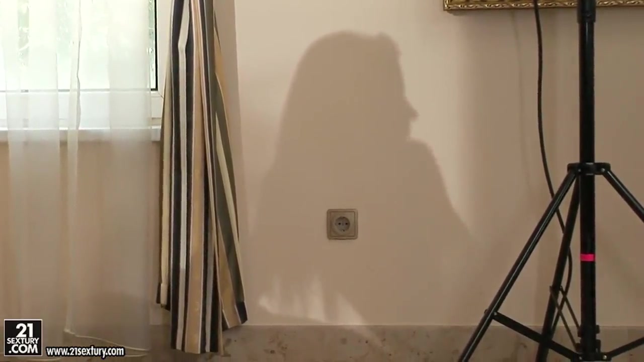 Shalina Divine doing a first-class deepthroat on camera