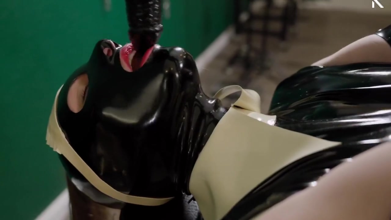 Cute Rubber Maid Girl Fucks Herself While Cleaning