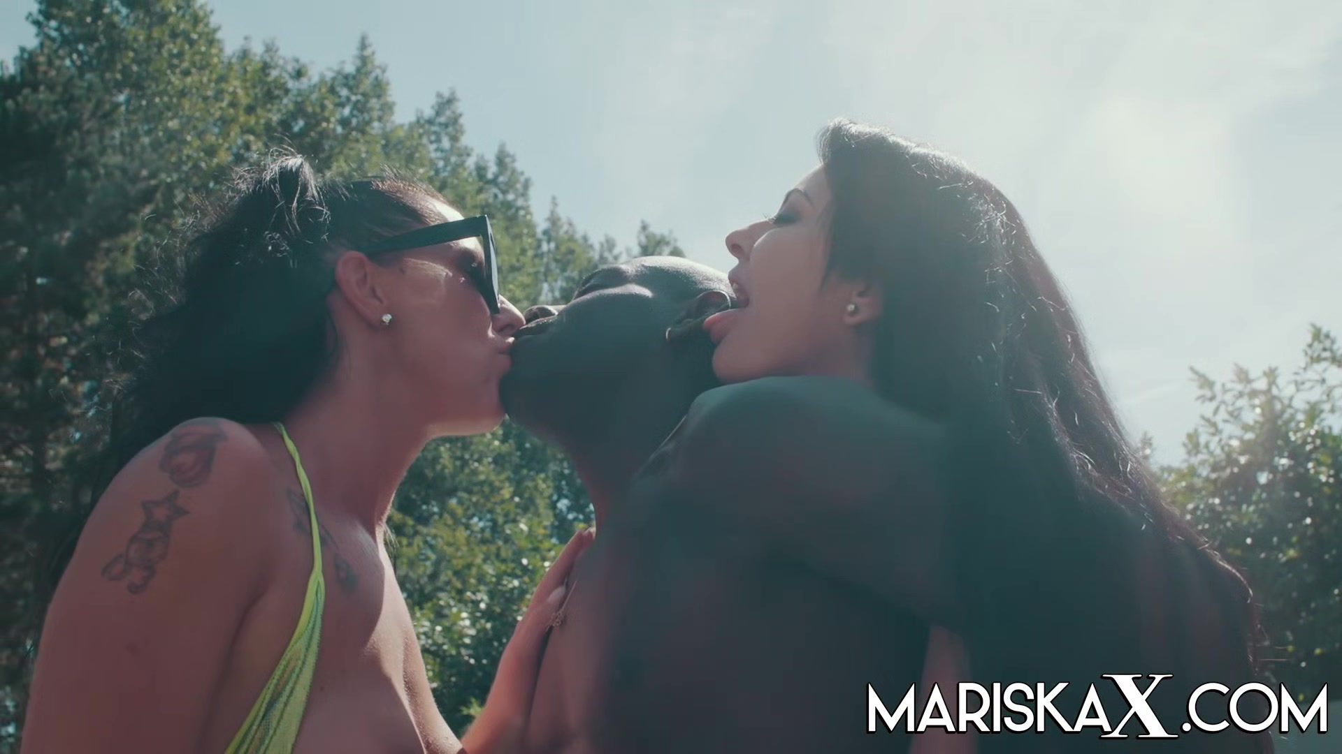 MARISKAX Mariska and Texas Patti pay the rent with sex