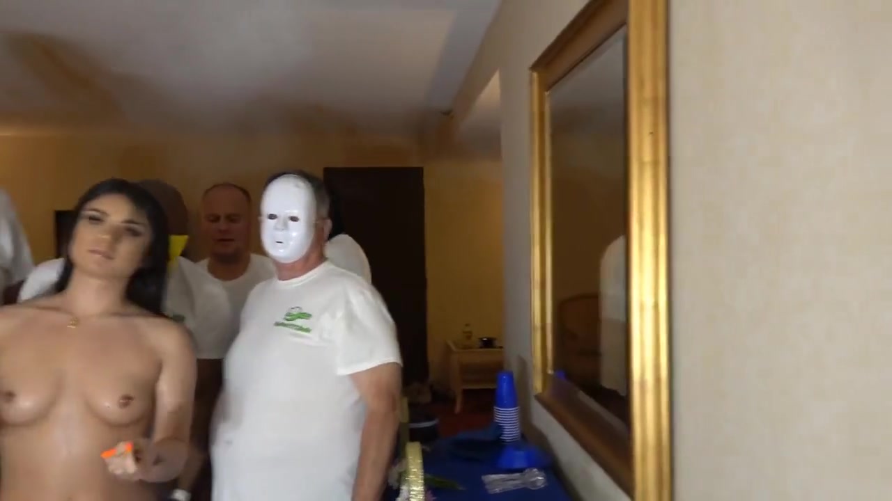 Zoe Zikas - Newcummer 8 Guy Gangbang